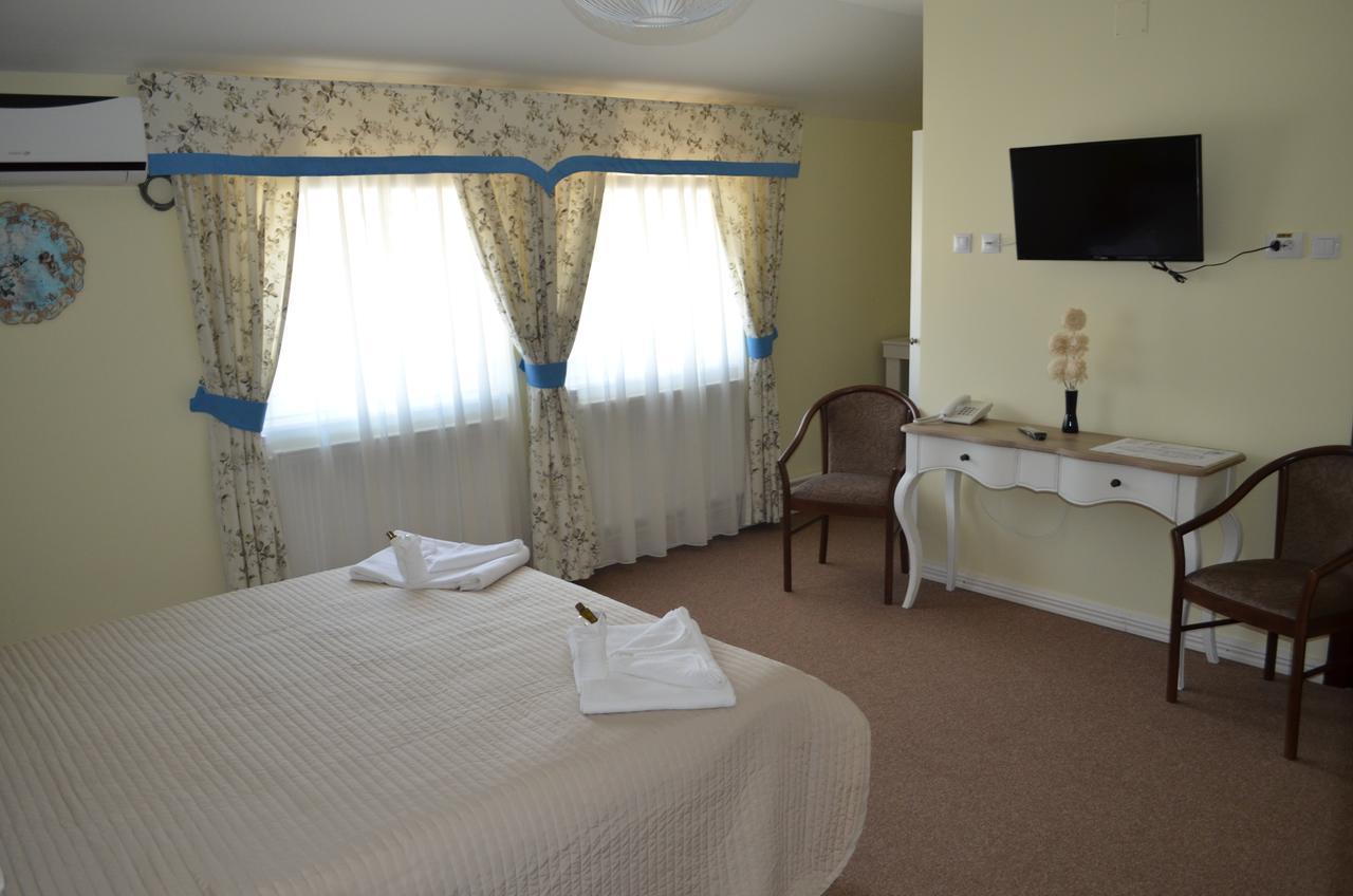Vip Motel Restaurant Haţeg 외부 사진